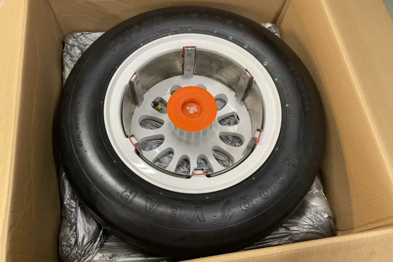 Challenger 300 Main Wheel Assembly3-1609-1